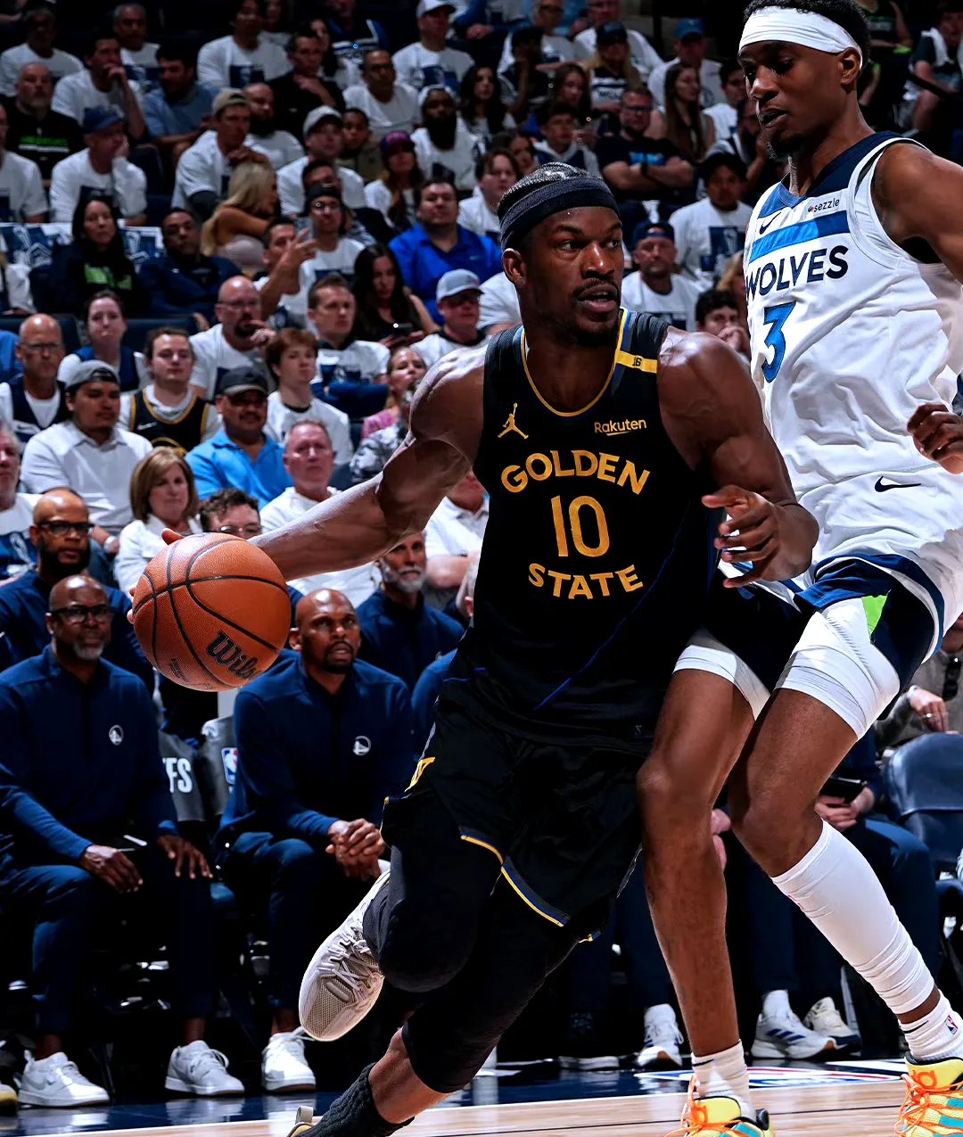 九游官方网站包含反败为胜引发热议！，巴特勒在法国队比赛中锐不可当上演精彩一战的词条