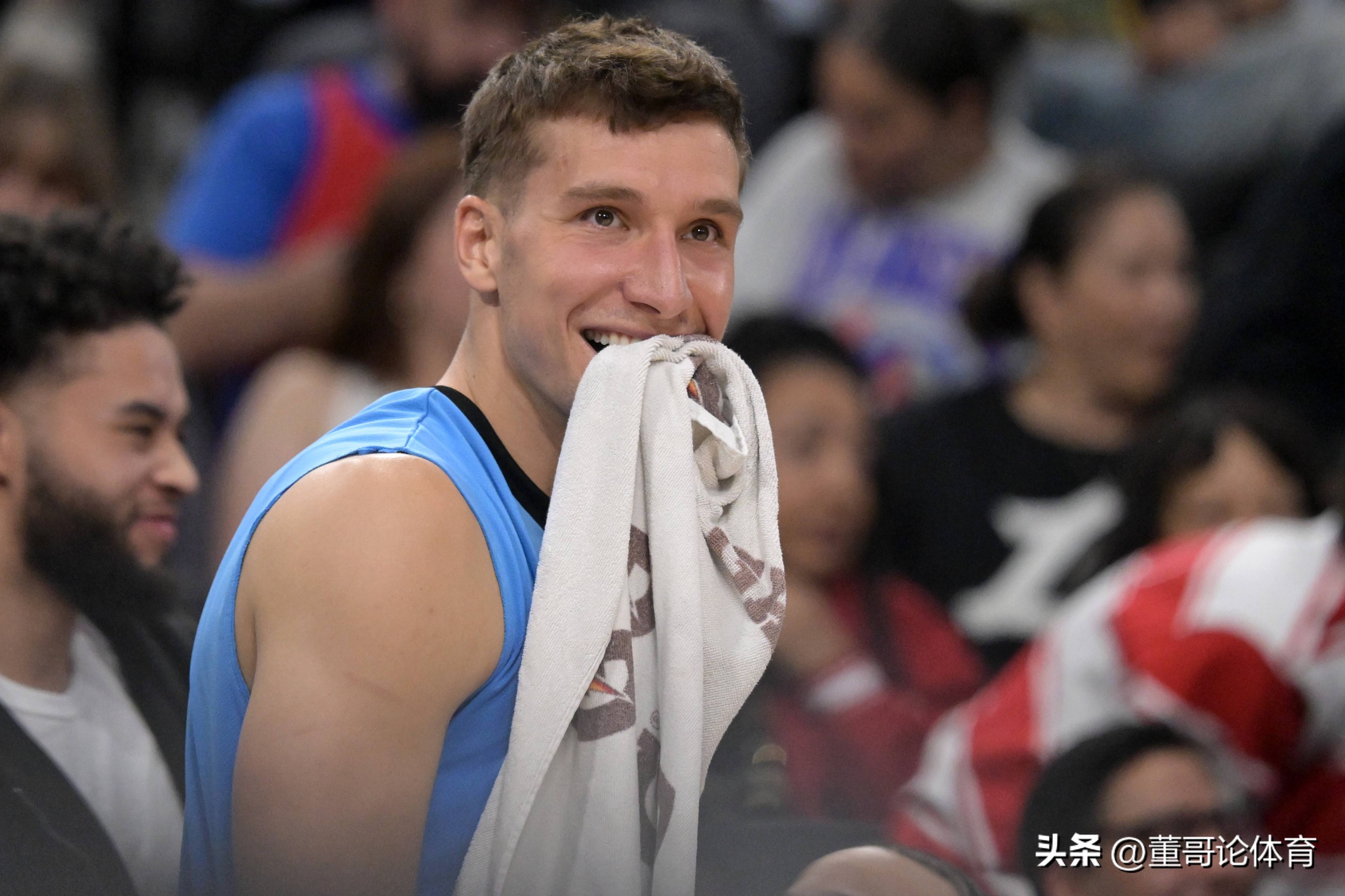 九游娱乐关于洛杉矶快船训练开放日，关键时刻豪取连胜引欢呼，亚冠在即，心理建设被强调的信息