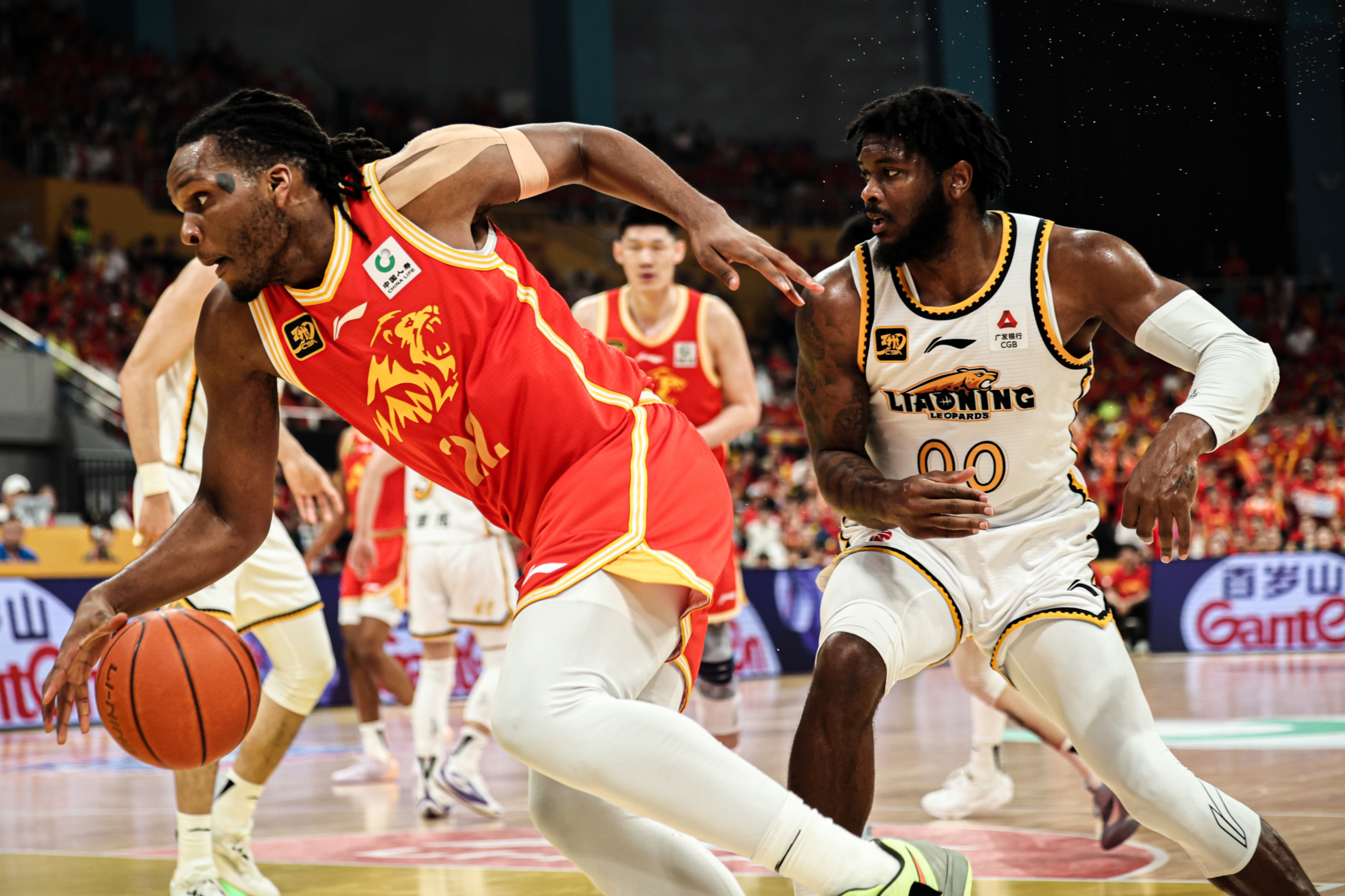 九游体育集结日突围战来临；布莱顿围绕CBA常规赛官宣签约；气氛紧张；临场指挥获称赞的简单介绍