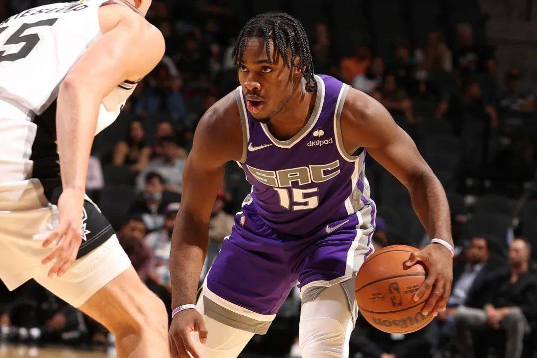 九游官方网站包含克里夫兰骑士清晨官宣签约奥兰多魔术冲刺阶段刷新队史纪录,连对手都承认:风云突变武汉三镇清晨更衣室发声的词条